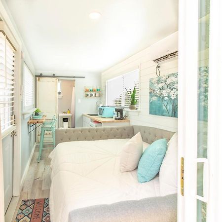 The Container Retreat @ 290 Wine Trail #1 Escape To Hye, Tx Villa Luaran gambar