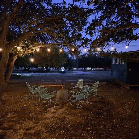 The Container Retreat @ 290 Wine Trail #1 Escape To Hye, Tx Villa Luaran gambar
