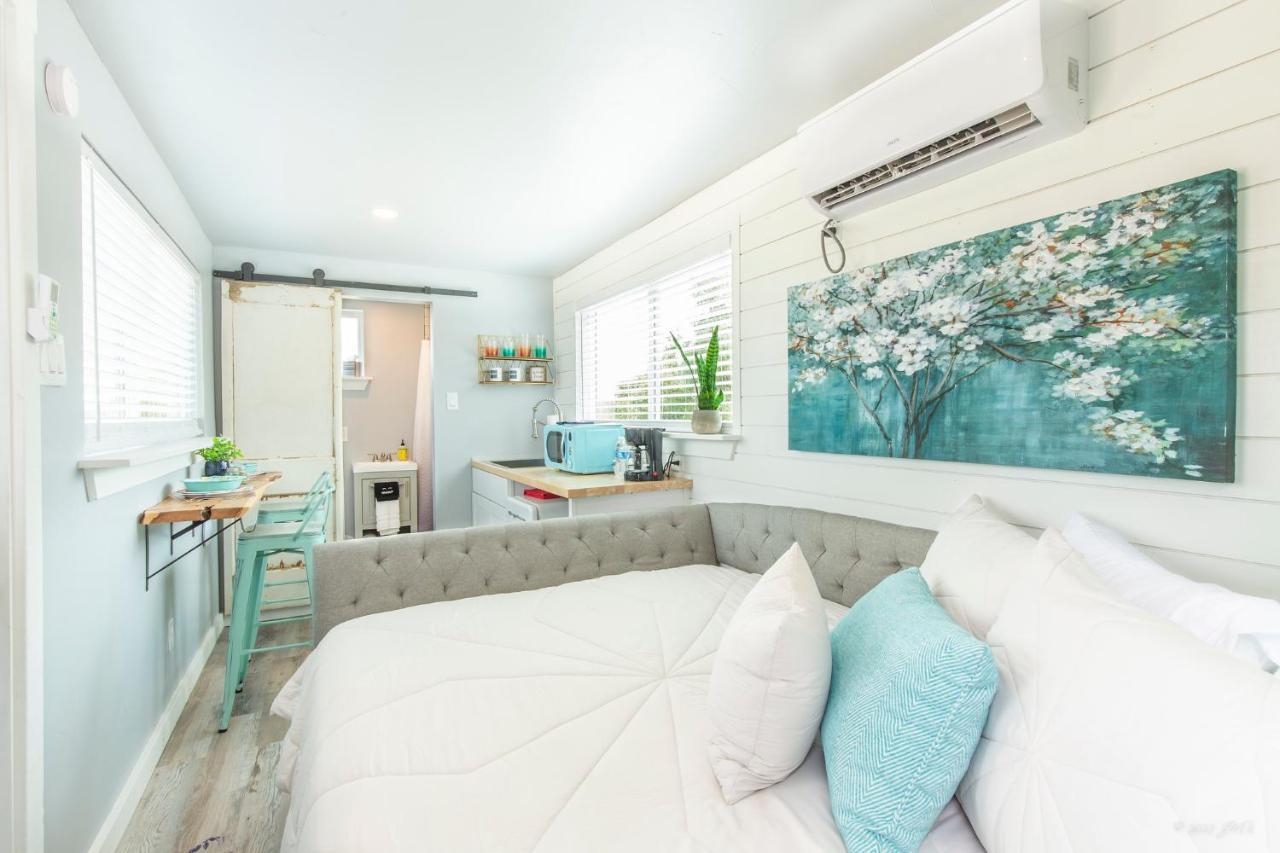 The Container Retreat @ 290 Wine Trail #1 Escape To Hye, Tx Villa Luaran gambar