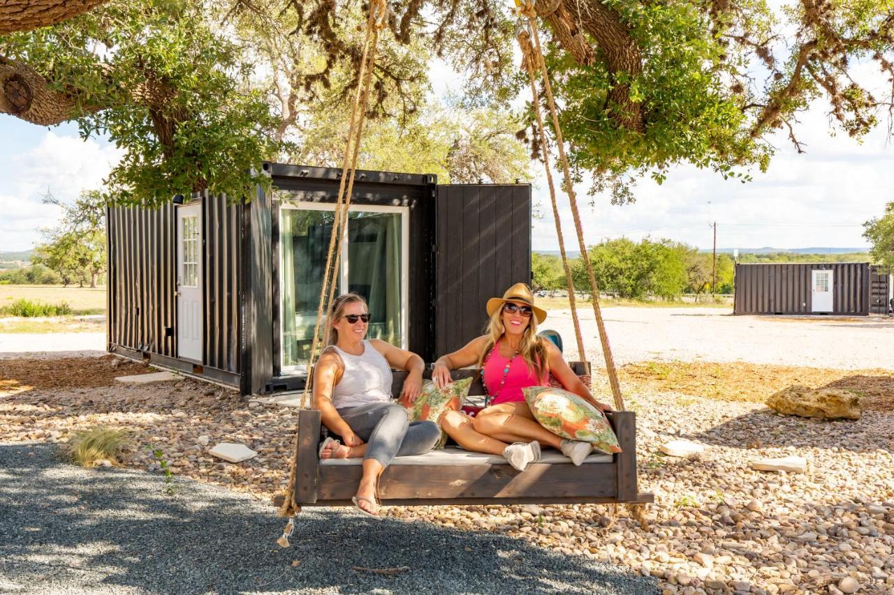 The Container Retreat @ 290 Wine Trail #1 Escape To Hye, Tx Villa Luaran gambar