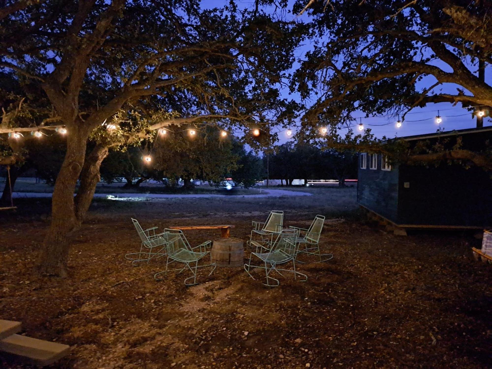 The Container Retreat @ 290 Wine Trail #1 Escape To Hye, Tx Villa Luaran gambar