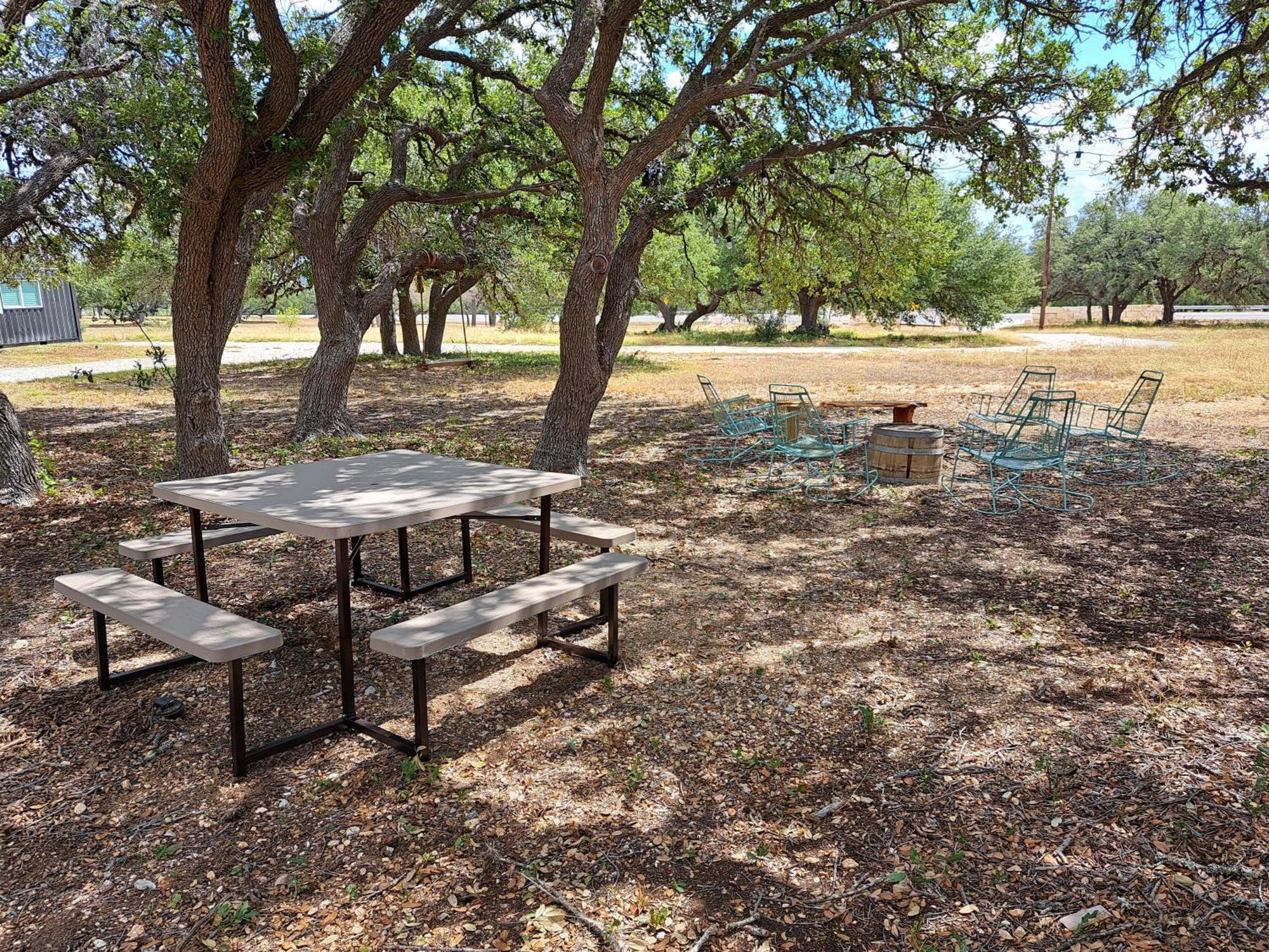 The Container Retreat @ 290 Wine Trail #1 Escape To Hye, Tx Villa Luaran gambar